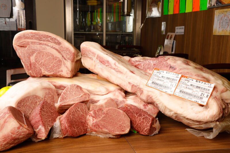 肉で勝負。
価格で勝負。
心で勝負。
それがマルサ。